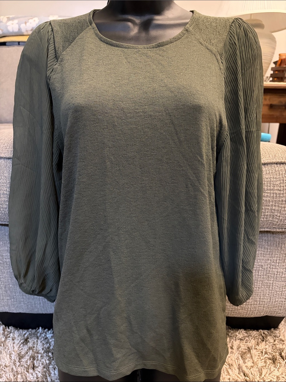Simply Vera Vera Wang Olive Green Long-Sleeve Pleated-Sleeve Top size Small